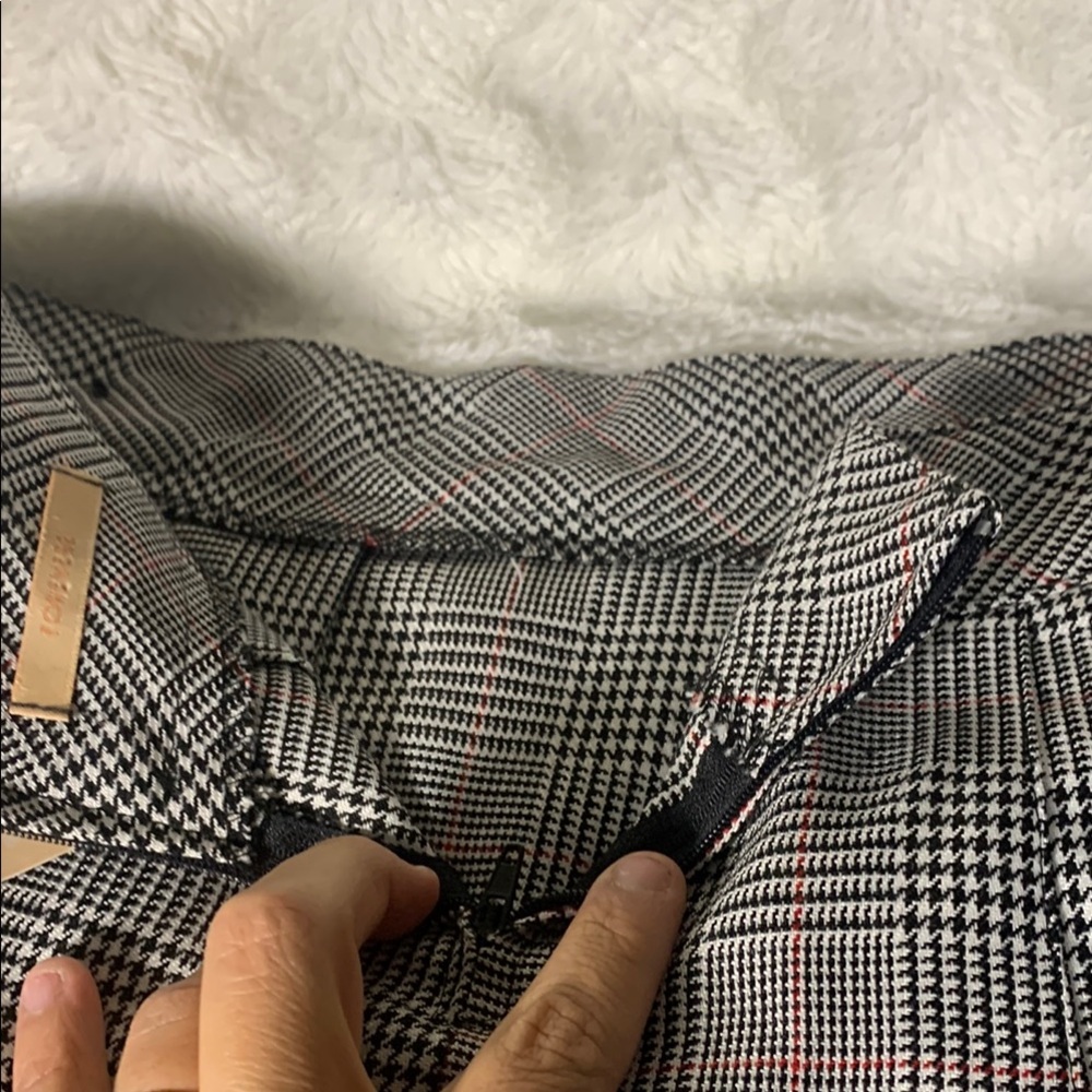 Plaid Pleated Mini Skirt - Picture 6 of 8